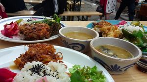 Miso soup & dish of the day at L'eau Chaude - Het Warm Water in Brussels