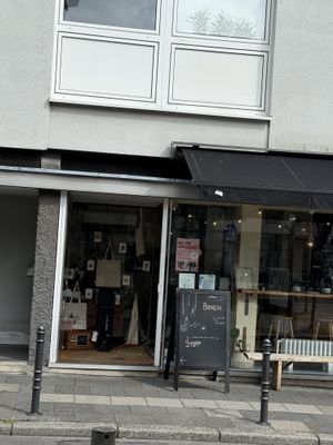 entrance  at Café Boxenstopp in Cologne