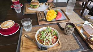 Burger, Mixed Fruit Plate and Scrumbled Tofu at Green Tiger House in Chiang Mai