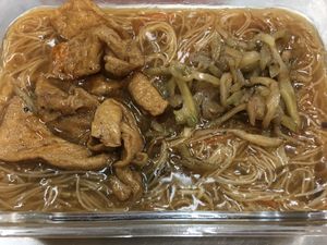 Vegan vermicelli in my own glass container at Yi Xin Vegetarian in Taichung