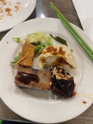   at Cháng ChūnTéng SùShí 常春藤素食 in Hualien