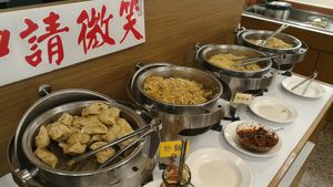 dumpling, fried rice, noodles, etc at Cháng ChūnTéng SùShí 常春藤素食 in Hualien