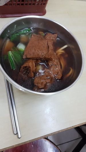 More food at JíXiáng SùShí 吉祥素食 in Taipei