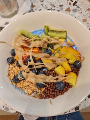 Vegan yogurt bowl at KoRo Cafe in Milan