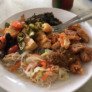 delicious food at Shan Lai Vegetarian Stall in Penang