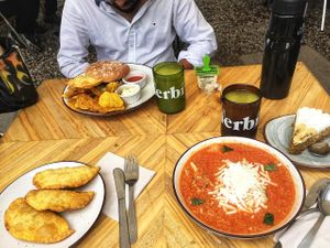 🍔🌱 Almuerzo Vegano, empanadas y amigxs at Herbívoro -  Av. Suba in Bogota