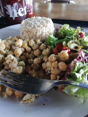 Garbanzos fríos at Herbívoro -  Av. Suba in Bogota