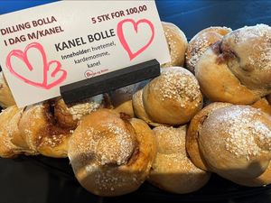  Cinnamon buns  at Blings og boller in østfold