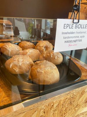 Apple buns (filled with homemade applesauce!)  at Blings og boller in østfold