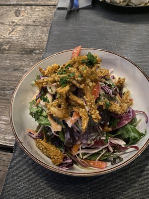 Salad bowl with calamari at Villa Vegana in Mallorca