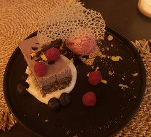 The raspberry tart with beetroot ice cream at Villa Vegana in Mallorca