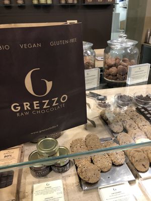 Choices at Grezzo Raw Chocolate in Rome