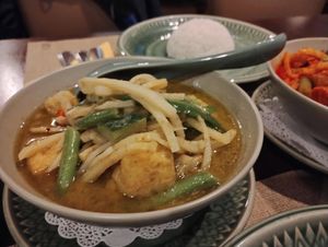 Kaeng kiaow whaan - green curry at Krua Buppha in Amsterdam