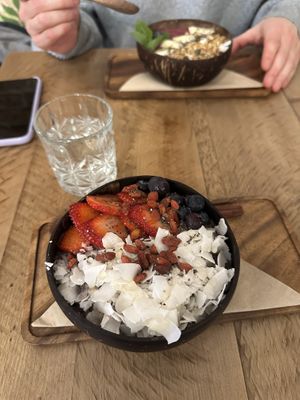Warm açai (porridge?) and açai bowl   at Plant Shack in London