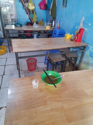 Inside at Com chay Vạn Duyen in Ho Chi Minh City