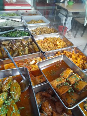 Com chay selection at Com chay Vạn Duyen in Ho Chi Minh City