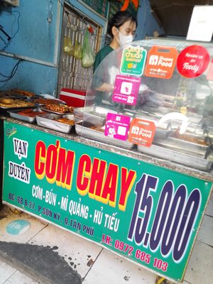 Stall and com chay counters at Com chay Vạn Duyen in Ho Chi Minh City