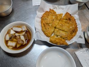  Mung bean pancake at Vegan Seoul Market Food Tour  in Seoul
