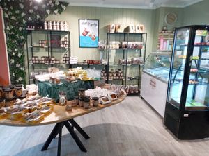 All dark chocolates is vegan. A range of various vegan options is available. at Chili Chocolate in Rogaland