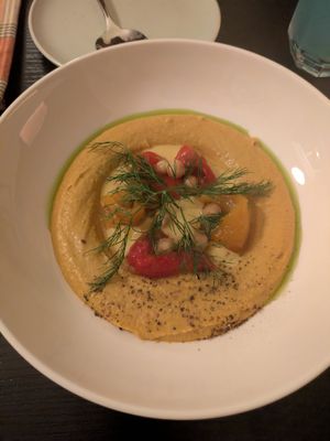 Hummus starter: 4.5/5 Very tasty at Soul Kitchen House in Berlin