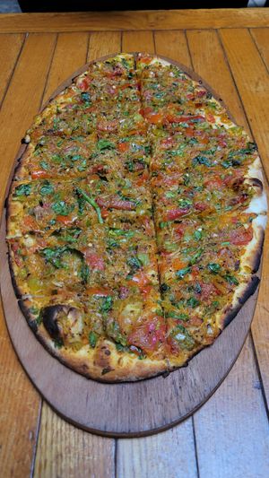 Vegan Pide at Tarihi Küçükpazar Fırını in Istanbul