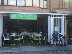 not too crowded after lunch  at Pura Vida - Calle 121 in Bogota