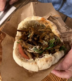 Schawarma in der Pita 🫓   at MOTEK in Frankfurt