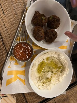Falafel und Labaneh 🫠  at MOTEK in Frankfurt