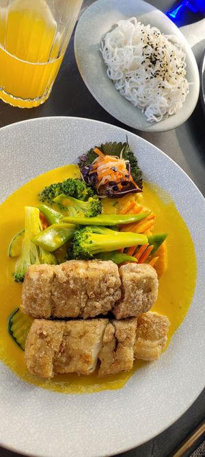 Vegane Bowl mit Reisnudeln at LÁ TIATO in Kassel