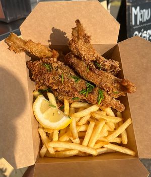 Deep fried oyster mushrooms with chips  at Svampe Kompagniet Food in Ebeltoft