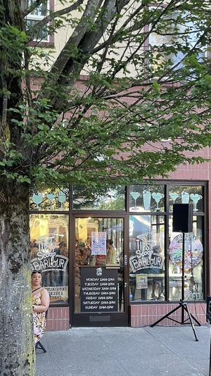 Storefrontt  at Tipsy Scoop in Portland