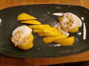 Sticky rice with mango at Vevi - Kaiserstrasse in Vienna