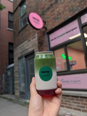 Matcha à la fraise at Dirty Vegan Burger in Montreal