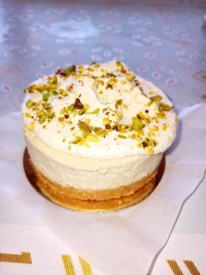 Chees cake de pistacho! at Nami in Barcelona