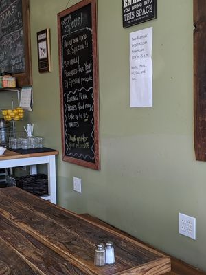 New extended hours at Two Mammas Vegan Kitchen in Oakland