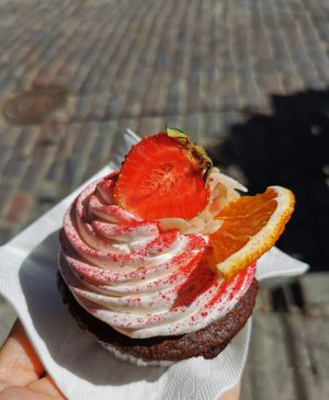 cupcake at Vegan Restoran V in Tallinn