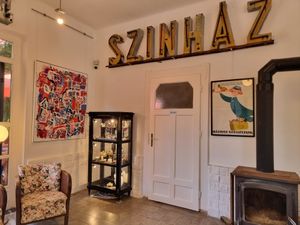 Interior 2 at Káli Cool in Kaptalantoti