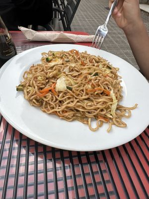 Lo mein  at Tast i mes Natural in Barcelona