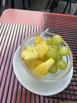 Fruit dessertt  at Tast i mes Natural in Barcelona