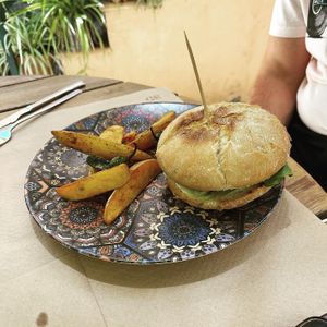 Burger and homemade wedges  at Temple Natura in Mallorca