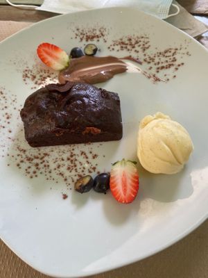 The most amazing vegan brownie at Temple Natura in Mallorca