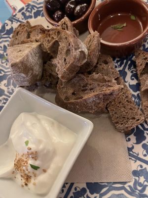 Pan con aioli at Temple Natura in Mallorca