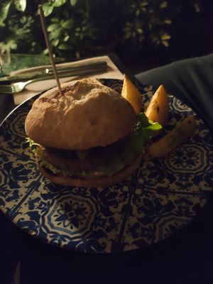Burger at Temple Natura in Mallorca
