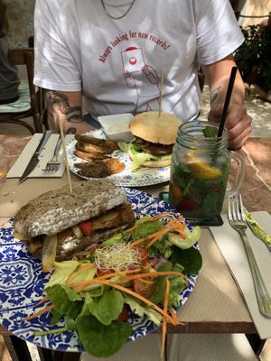seitan nugget sandwich (and the blue cheese burger in the back)  at Temple Natura in Mallorca