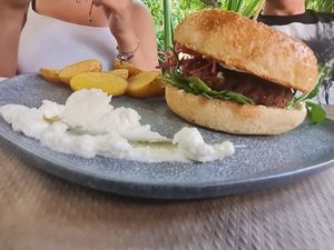 Beyond Meat Burger with Potatoes at Temple Natura in Mallorca