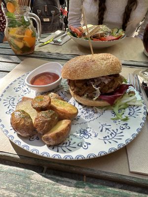 Veggie pulled burgerrs  at Temple Natura in Mallorca