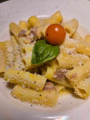 Pasta carbonara at Temple Natura in Mallorca