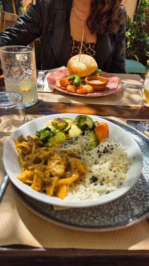 Vegan Chef Special Burger & Curry at Temple Natura in Mallorca