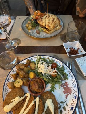 sooooo juicy and tender “sandwich” and these escalopines with this tomato “sauce” was just… gourmet😍  at Temple Natura in Mallorca