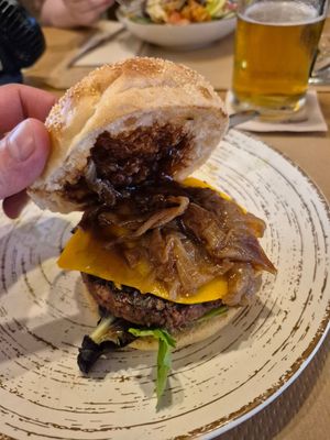 Bbq sauce in classic burger at Temple Natura in Mallorca